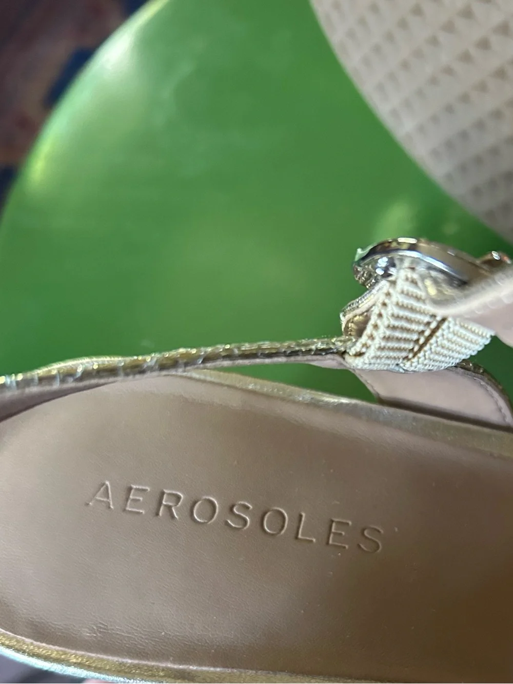 AEROSOLES champagne Metallic Crisscross Block Heel Sandals sz 8.5